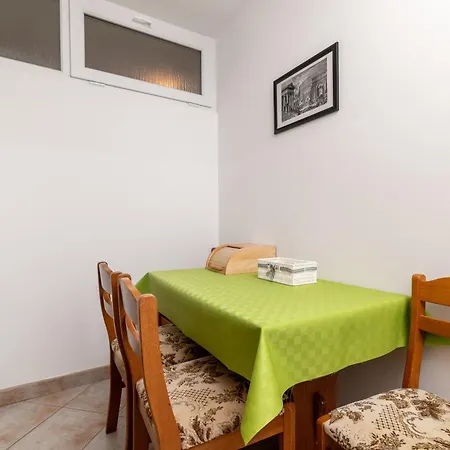 With Parking Space Stinjan, - 23546 Pula