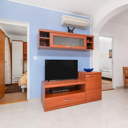 With Parking Space Stinjan, - 23546 * Pula