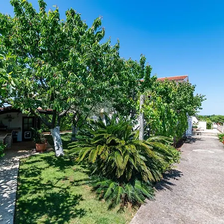 Appartement With Parking Space Stinjan, - 23546 *