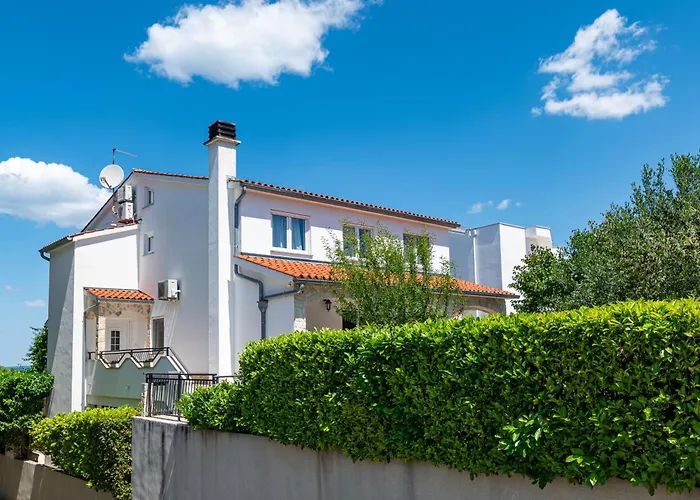 With Parking Space Stinjan, - 23546 Appartement