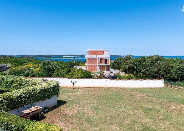 Appartement With Parking Space Stinjan, - 23546