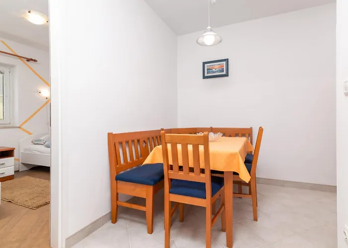 With Parking Space Stinjan, - 23546 Appartement