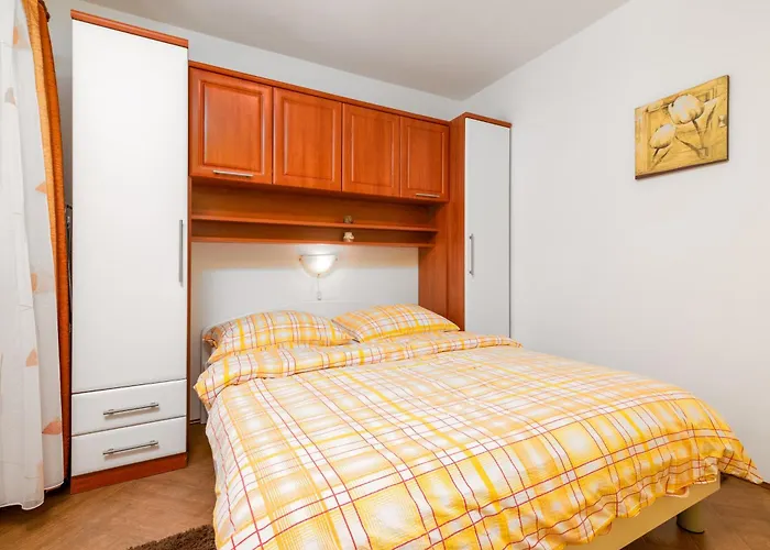 Appartement With Parking Space Stinjan, - 23546