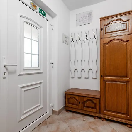 With Parking Space Stinjan, - 23546 Pula